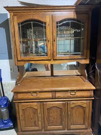 Winners Only Oak China Cabinet & Hutch