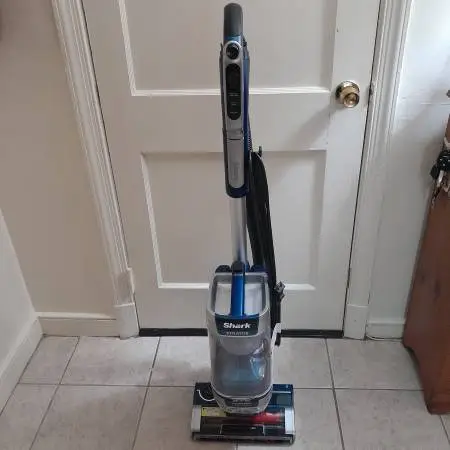 SHARK STRATOS CORDED DUO CLEAN LIFT AWAY VACUUM
