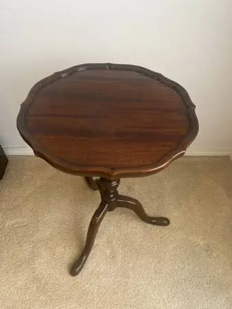Vintage Pie Crust Pedestal Side Table Tripod Accent Table