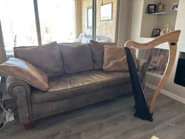 MODEL HOME CUSTOM LEATHER SOFA SET W CUSTOM CLUB CHAIRS