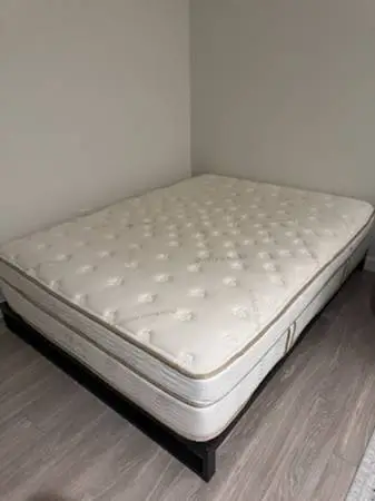 PRICE REDUCED: Saatva Queen Mattress + Platform Frame – Sept 8