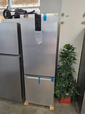 24 whirlpool new bottom freezer refrigerator ice maker