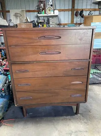Chest of drawers