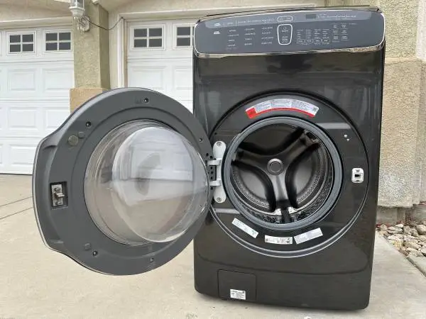 Samsung Large Capacity Clothes Smart Washer, see details please