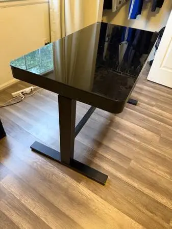 Tresanti 47 Adjustable Electric Standing Desk (Costco) - Black