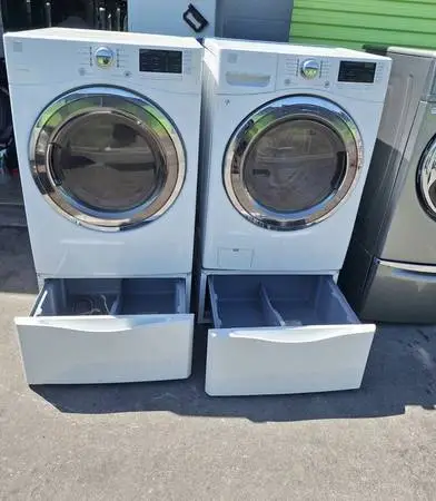 Washer and dryer with pedestals kenmore