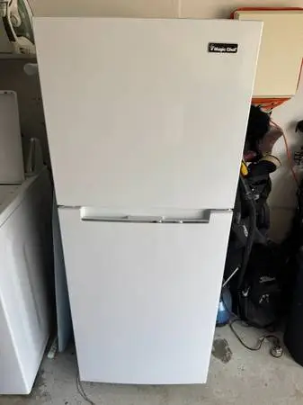 Magic Chef 10.1 Cu. Ft. Refrigerator/Freezer