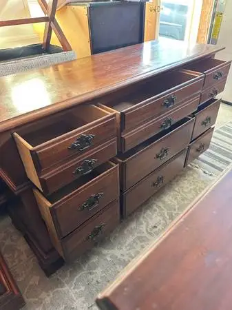 Dresser