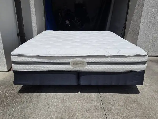 King Size Beautyrest Mattress Set, Boxspring & Metal Frame