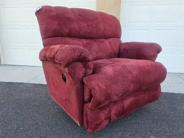 LAZY BOY XXL WIDE RECLINER FREE DELIVERY