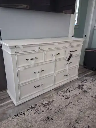 SOLID WOOD DRESSER /9 Drawers NEW