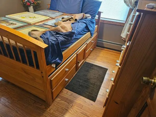 Queen bedroom set
