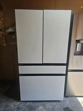 Bespoke refrigerator white like new