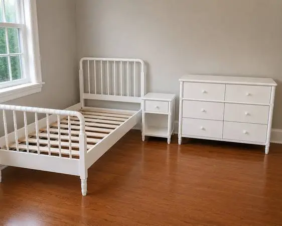 Pottery Barn Kids - Elsie Bedroom Set - White - Like New