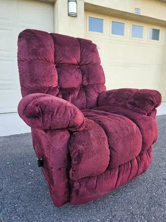 XL ROCKER RECLINER CHAIR BY BEST FURNITURE