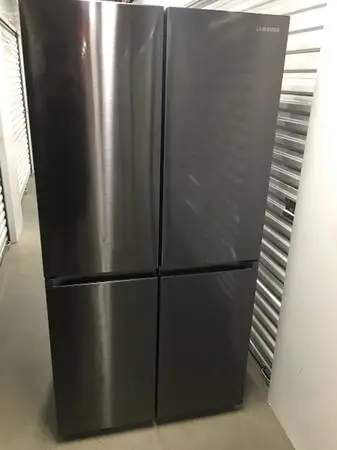 NICE - SAMSUNG 23CU. FT. 4 DOOR REFRIGERATOR - COUNTER DEPTH IN BLACK STAINLESS