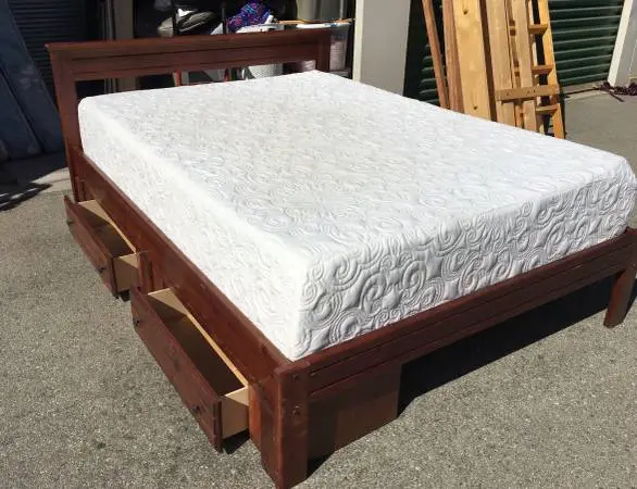****Full Size Bed with Mattress ****