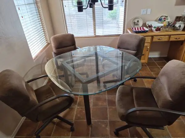 Dining room table