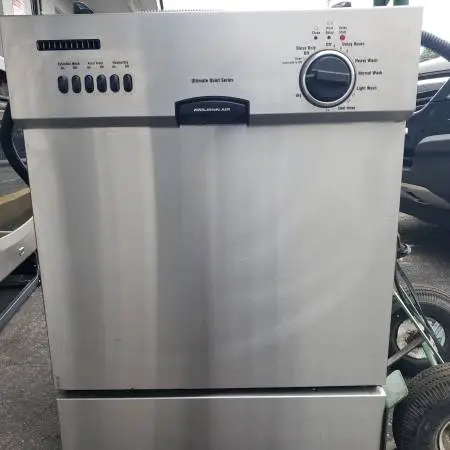 DISHWASHER Brand new. Get discount with trade. Buy old applia.