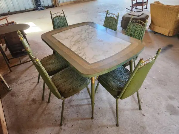 1960s retro dinner table with six chairs including leaf
