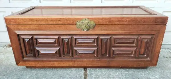 Great Cedar Chest Worthy of Your Mid Century Modern Décor