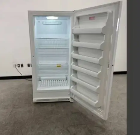 Commercial 21 cu ft Norlake -20C Freezer Model: LF201WWW/0