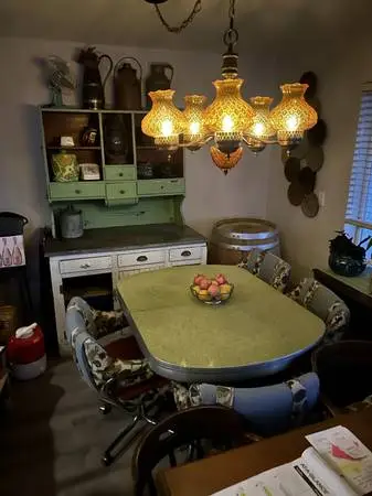 Classic 50’s Table and 4 Chairs