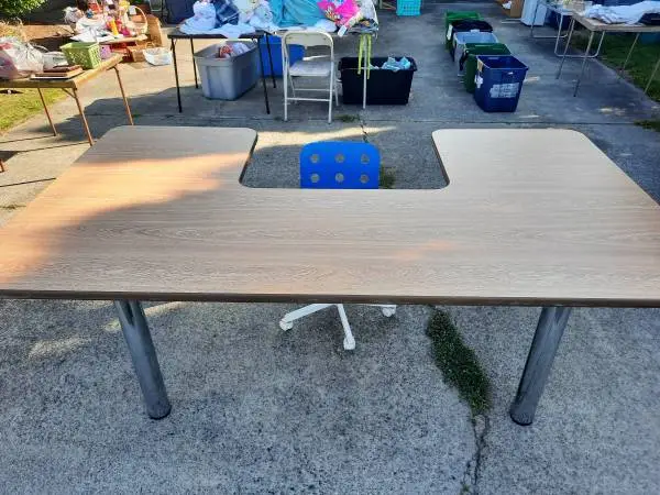 ***Professional Heavy Duty Classroom Table***