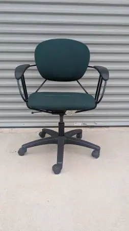 Green Steelcase Uno Desk Chair