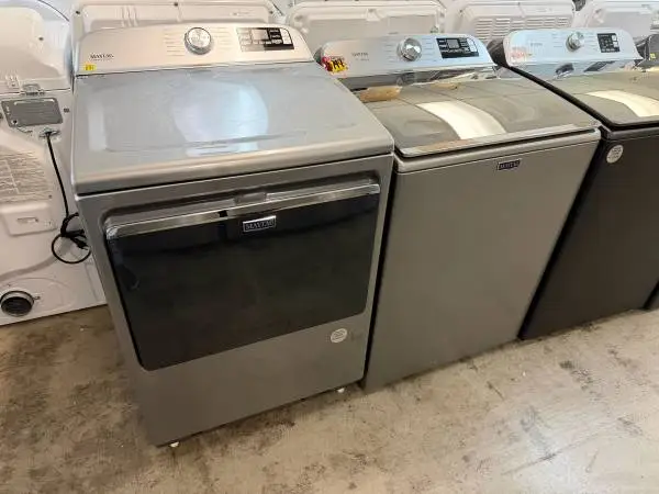 Maytag washer 5.3 cu ft & dryer gas
