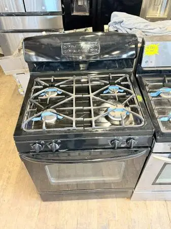 GE Profile 4 Burners Gas Range For Sale