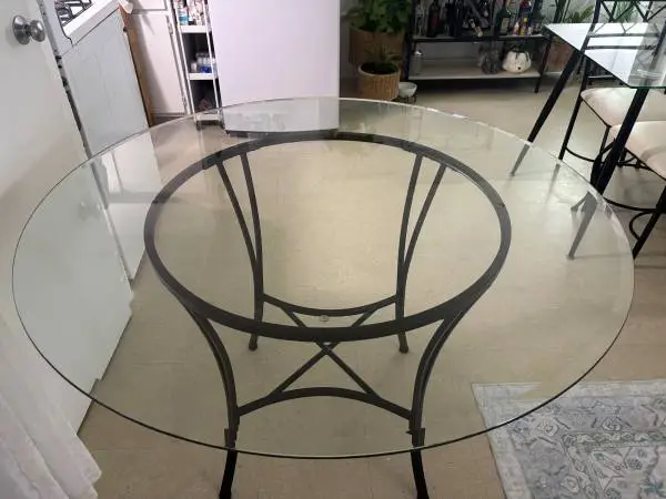 Dining table - mesa de comedor redonda