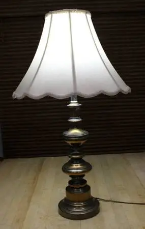 Brass Tone Table Lamp with Scalloped Shade – 29 Inches