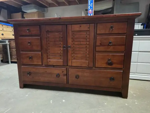 Farmhouse Style Wooden 8 Drawer Dresser