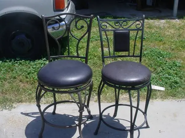metal swivel bar stool