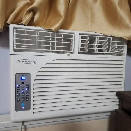 soleus air Window Air Conditioner White