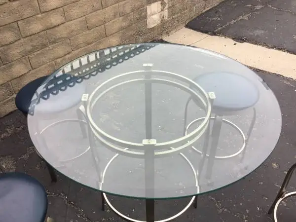 Kitchen Table High Top  Round Glass & Four stools