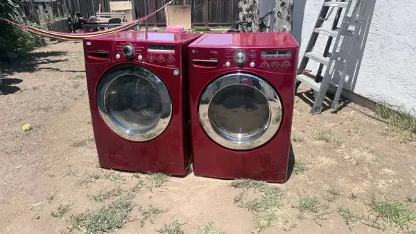 LG WASHER AND GAS DRYER SET