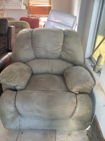 ASHLEY FURNITURE Recliner  in Great Condition