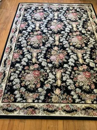 Beautiful, 100% wool area rug 78x5.5