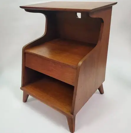 Vintage MCM Henredon Heritage Walnut Single Drawer Nightstand