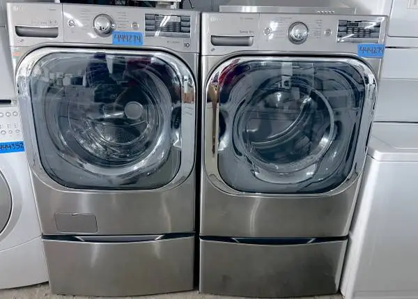 LG 29 Inch MEGA CAPACITY 5.2 Cu Ft Washer & Electric Dryer 9.0 Cu Ft