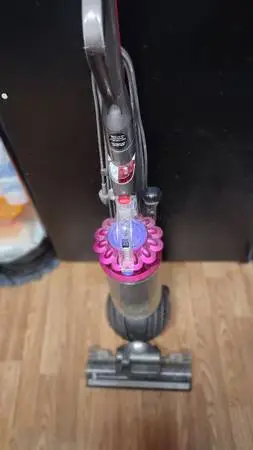 DYSON VACUUM CLEANER