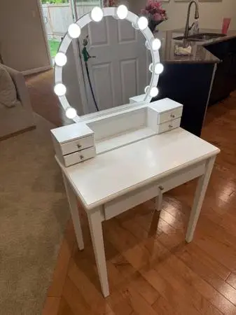 Kids vanity with mirror and lights