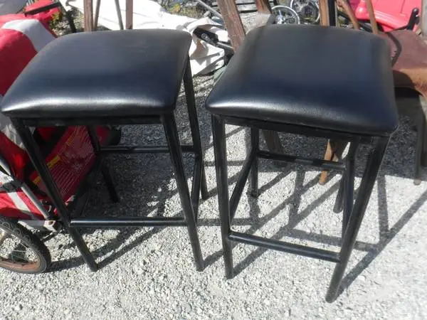 2 Heavy Duty Bar Stools with Seats 30H