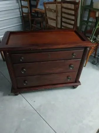 Dresser