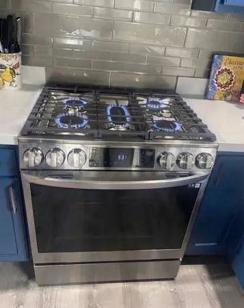 Natural gas stove like new
