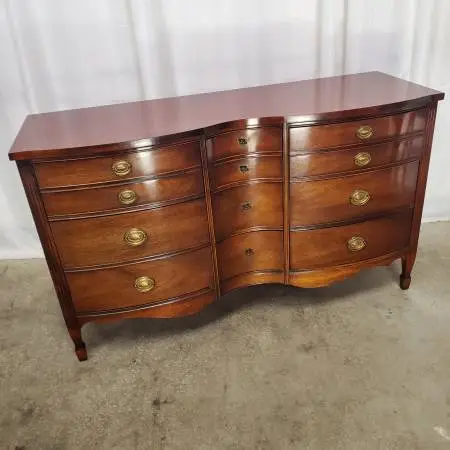 Vintage Harmony House 9-Drawer Serpentine Dresser