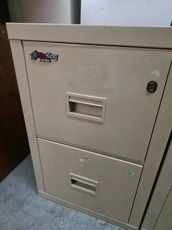 2 DRAWER FIREPROOF FILE,,CLEAN WITH KEY ONLY $175