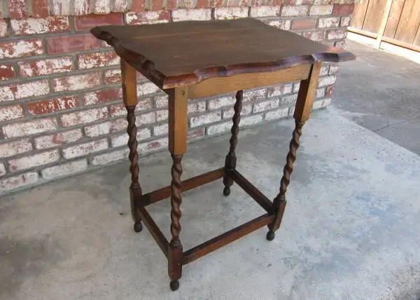 Vintage Oak Table with Barley Twist